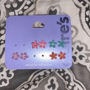 4 pairs of earrings